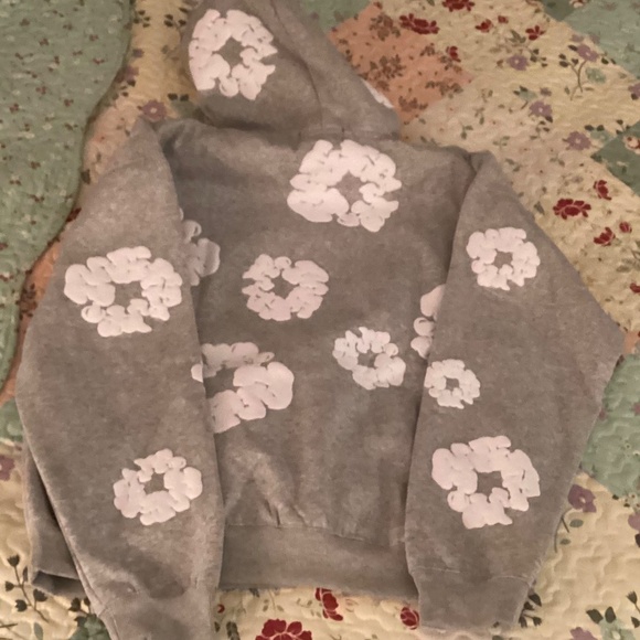 BNWT Men’s Denim Tears Cotton Wreath Sweatshirt Medium - Picture 2 of 5